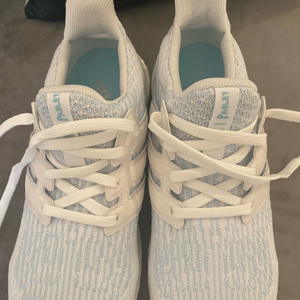 Men’s Adidas sneakers